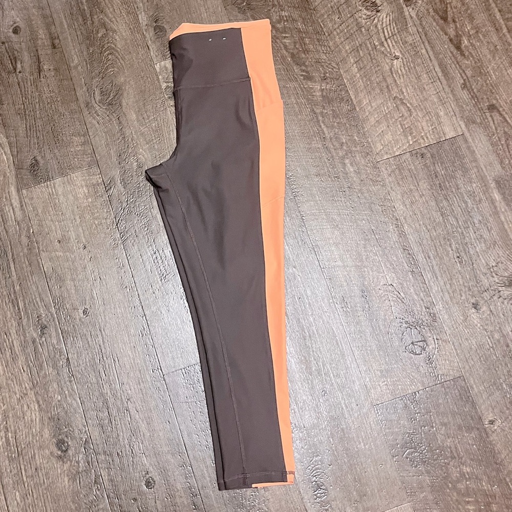 Xersion 7/8 ankle leggings -Large